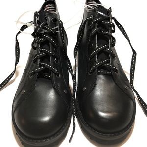 Women’s London Underground , sz 10